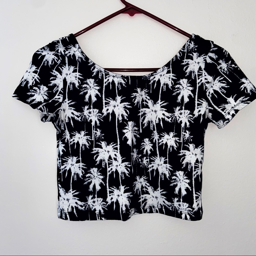 Divided (H&M) Palm Tree Black and White Crop Top